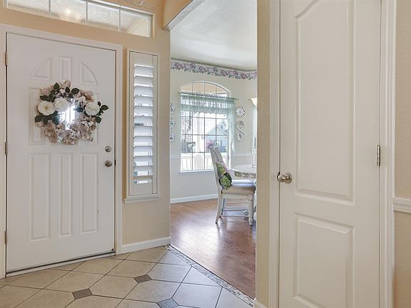 3rd image of 5046 W Lark Ave