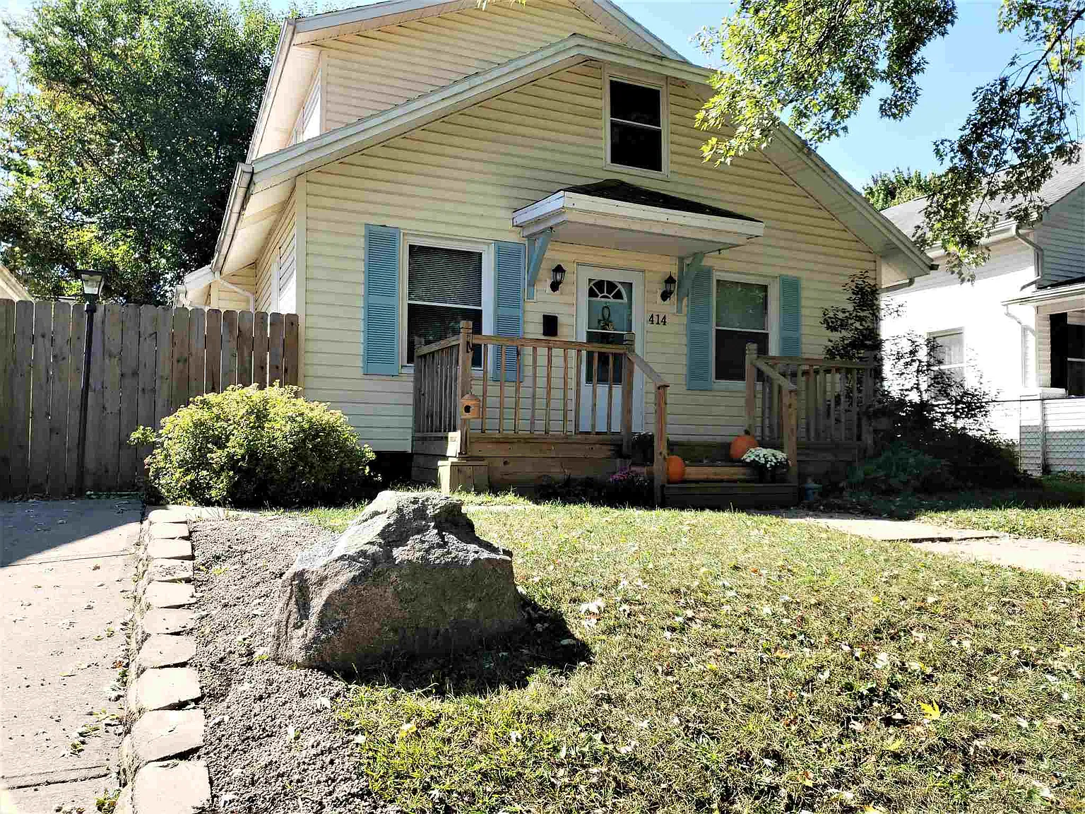 414 Altgeld St photo 1