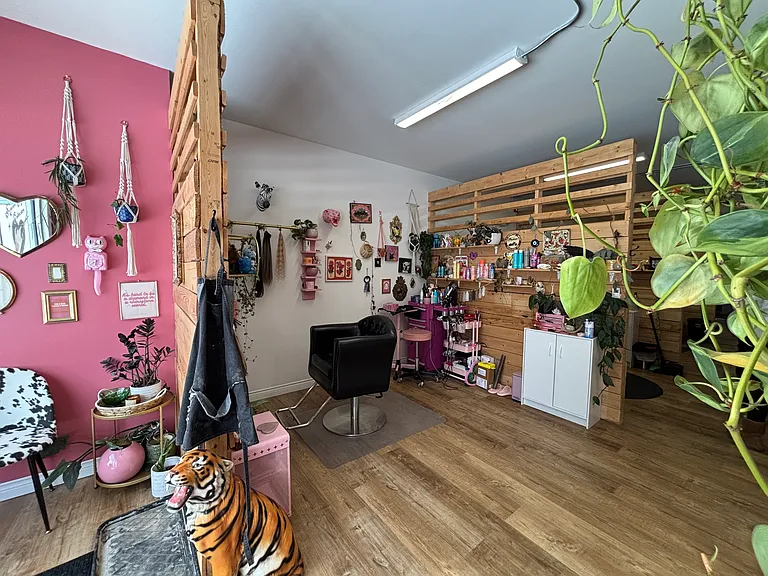 523 Canterbury Dr — Photo 4