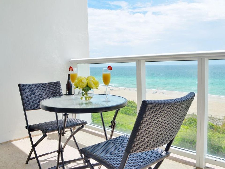 Private Balcony with Direct Ocean View!