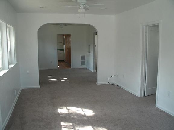 Livingroom view to kitchen