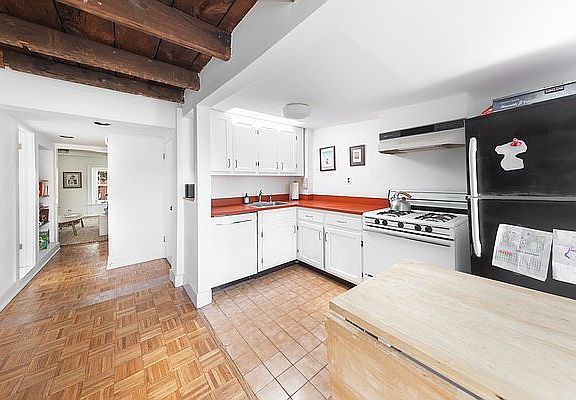 3rd image of 230 Bergen St #3