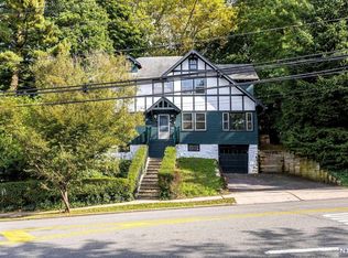 215 Glenwood Ave, Leonia, NJ 07605