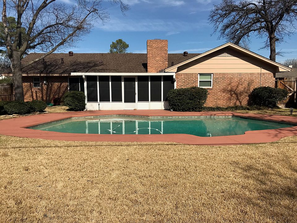 2nd image of 2700 Kidd Dr