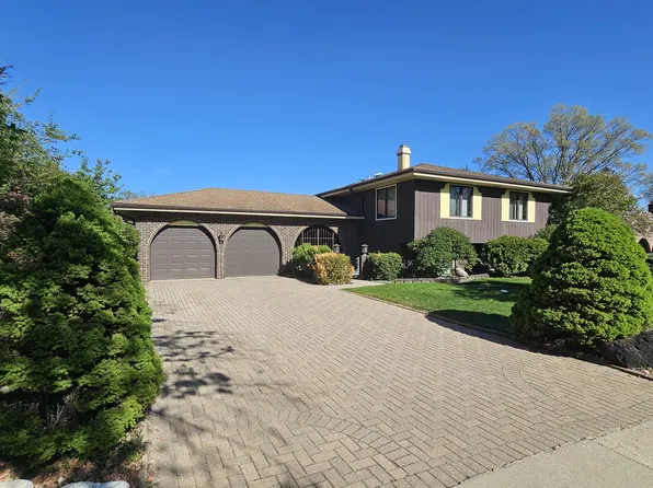 3301 Venard Rd, Downers Grove, IL 60515