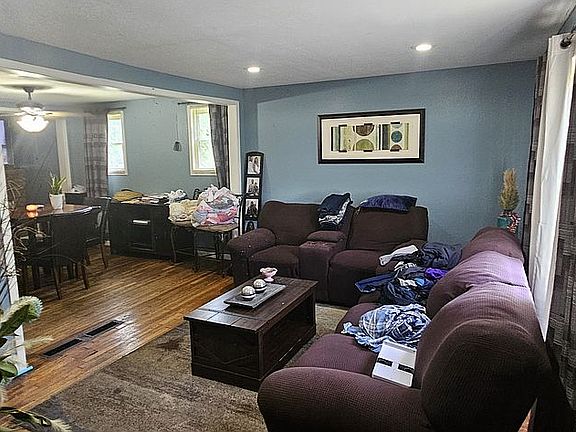 2nd image of 5220 E 40th Ter