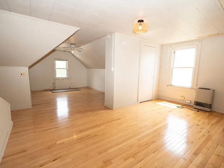 139 Allen Ave — Photo 8