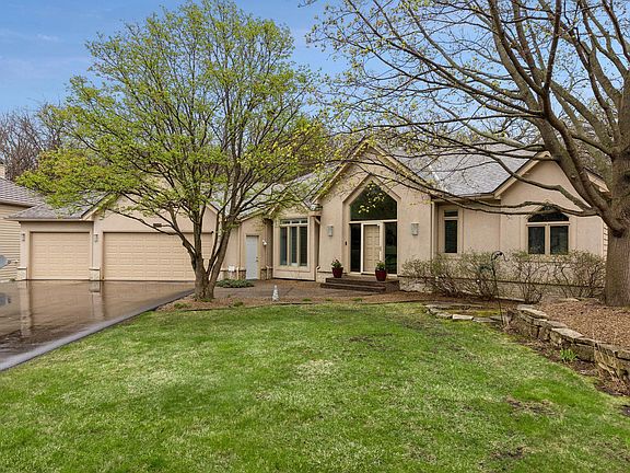 2nd image of 6954 Kenmare Dr