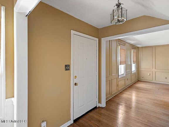 5th image of 100 Winding Hills Dr