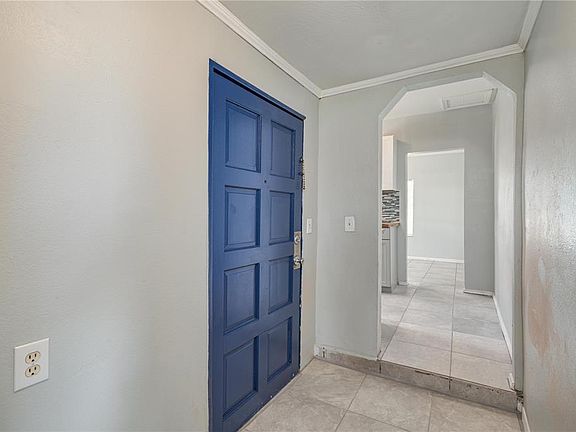 3rd image of 520 W JACKSON AVENUE