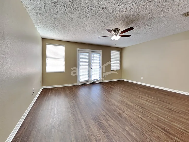 1404 Sunflower Ct — Photo 11