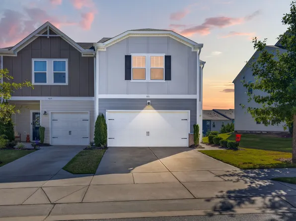 911 Field Ivy Dr, Fuquay Varina, NC 27526