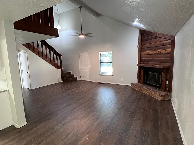 816 Lapwing Rd — Photo 4