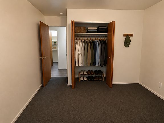 5th image of 418 2nd St APT 6