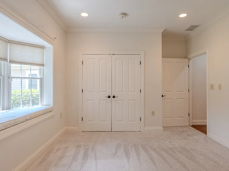 8196 Course View Dr — Photo 20
