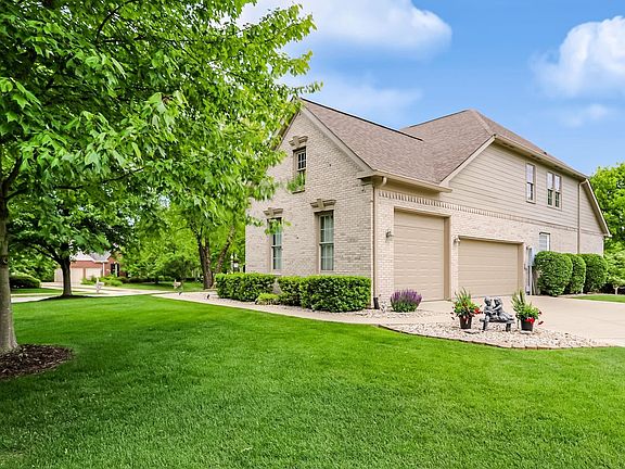 2nd image of 896 Silverleaf Dr