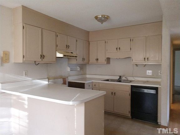 3rd image of 3312 Courtland Dr