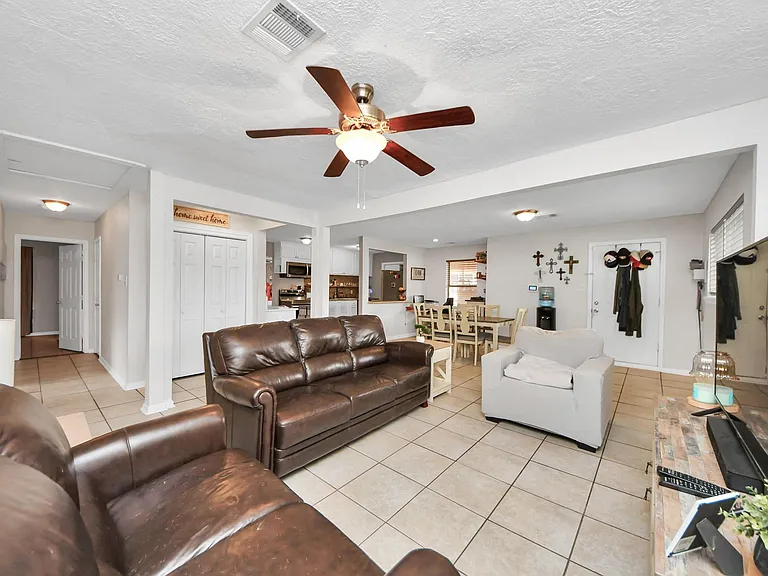 2806 Oak Dr — Photo 12