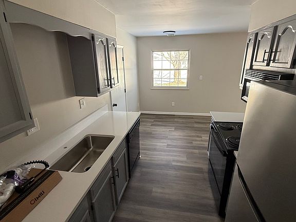 2nd image of 352 Bow Dr