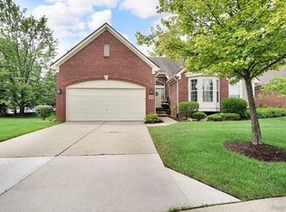 1128 Andover Cir, Walled Lake, MI 48390