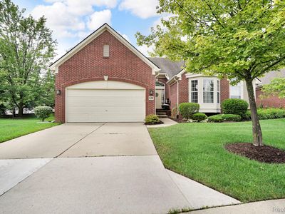 1128 Andover Cir, Walled Lake, MI, 48390