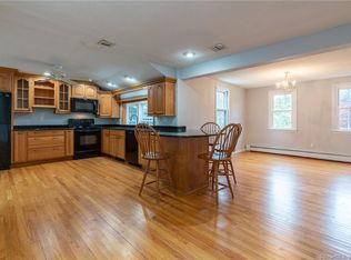 18 Oriole Ln, Plantsville, CT 06479