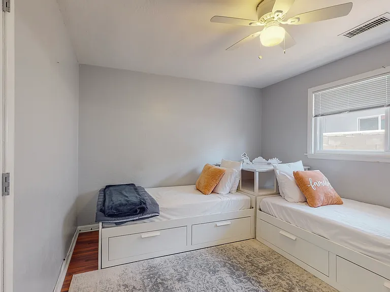 2810 Carolina St NE — Photo 20