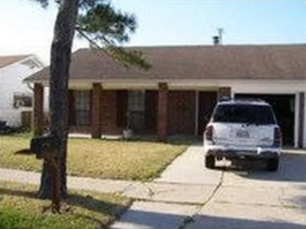 2009 Spanish Oaks Dr, Harvey, LA 70058