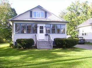 112 Main St, Newport, ME 04953