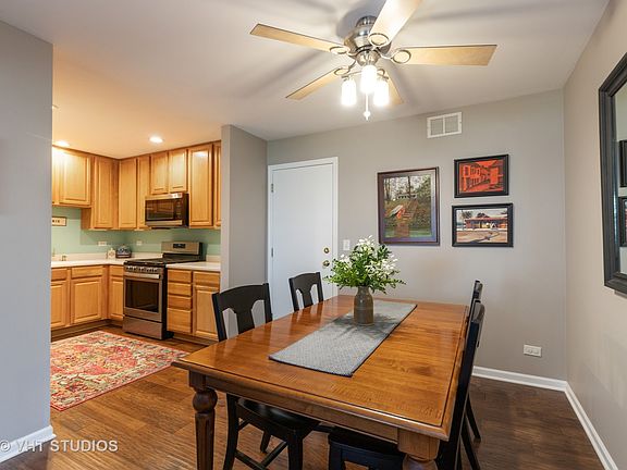 5th image of 39727 N Warren Ln #470-4