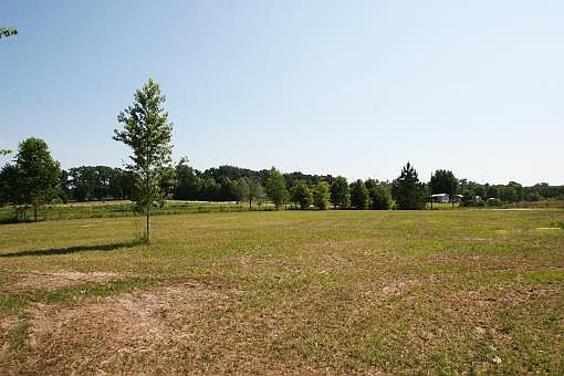 5th image of 148 SW Clint Way