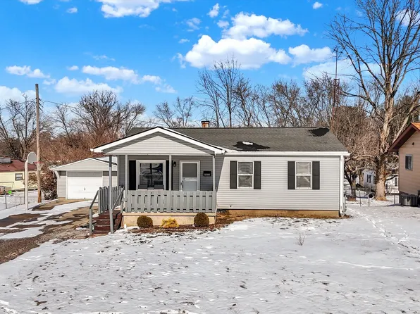 903 Hillcrest Dr, Greencastle, IN 46135