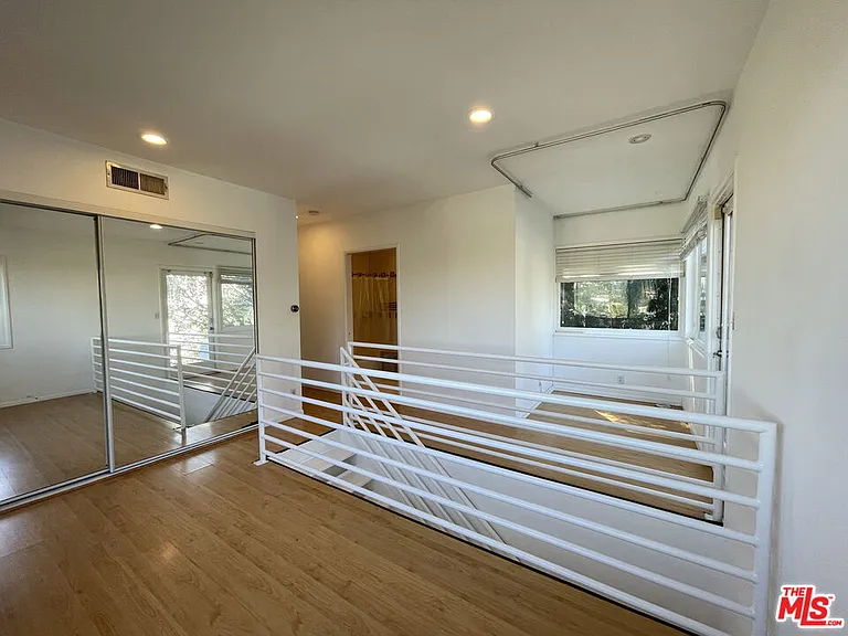 6216 Temple Hill Dr — Photo 15