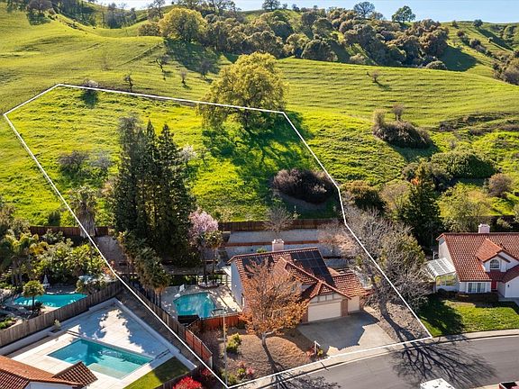 3rd image of 731 Rambleton Drive