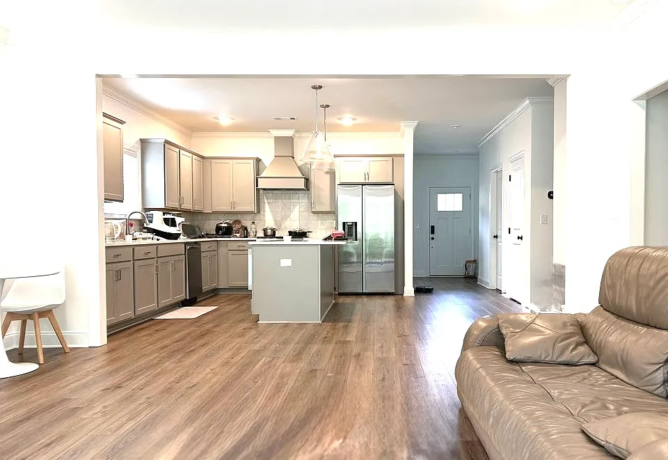 2673 Rutland Rd — Photo 2