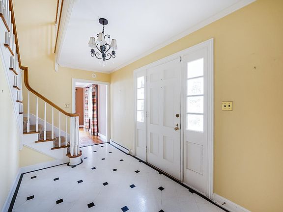 3rd image of 960 Rothowood Rd