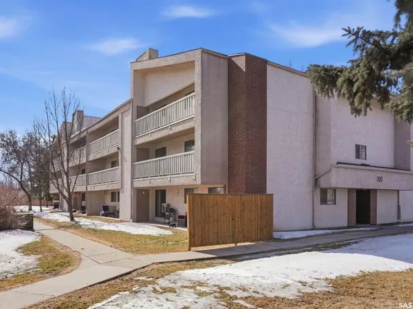 UNIT 135-310 Stillwater DRIVE, Saskatoon, SK S7J 4H7