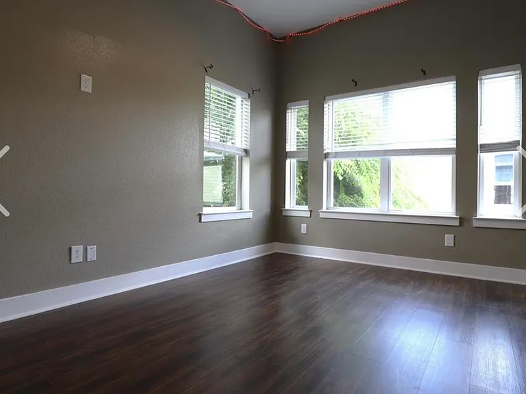 4422 Phlox St — Photo 4