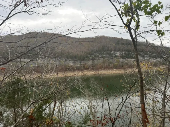 14 Buck Tail Dr, Burnside, KY 42519