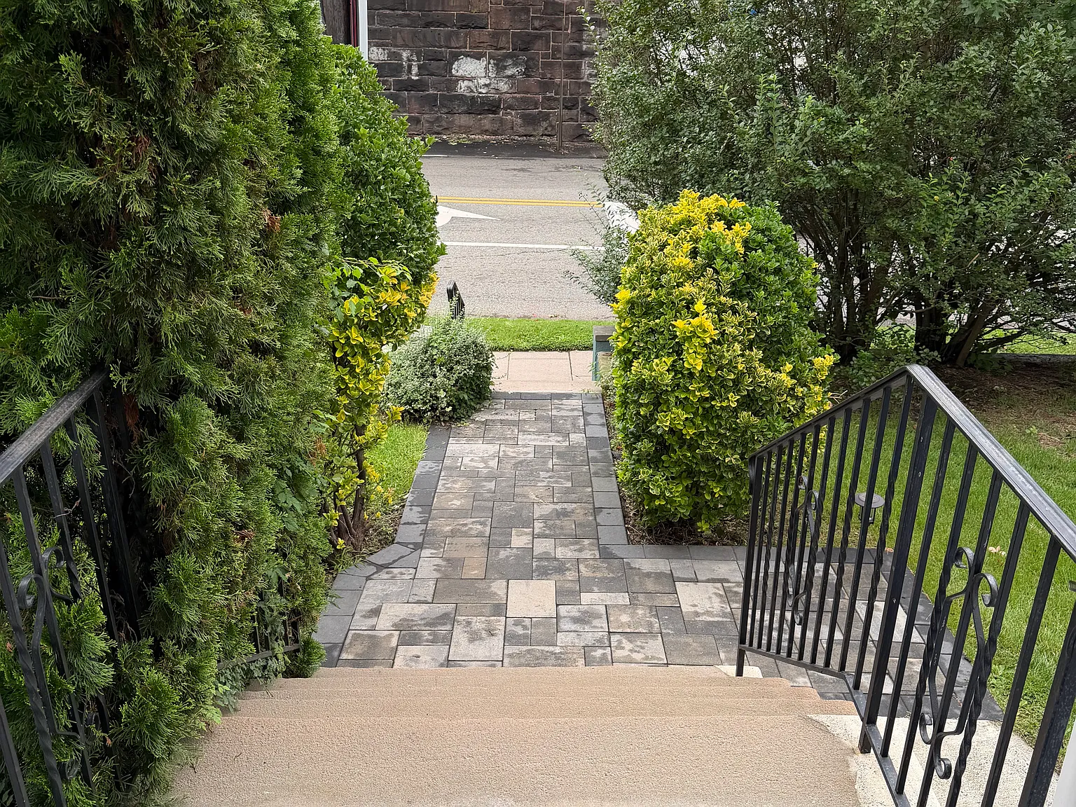 31 E Erie Ave — Photo 2