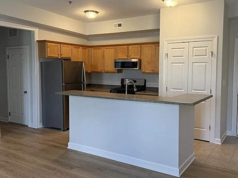 206 W Main St #3B — Photo 6