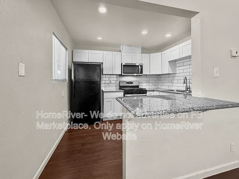 683 El Camino Ave #8 — Photo 4