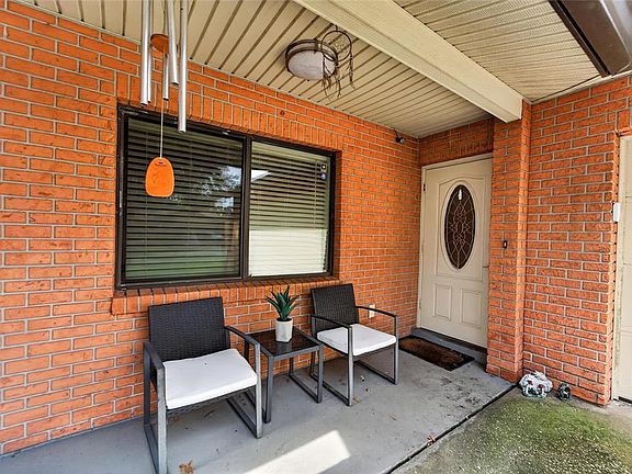 3rd image of 3721 COPPERTREE CIRCLE