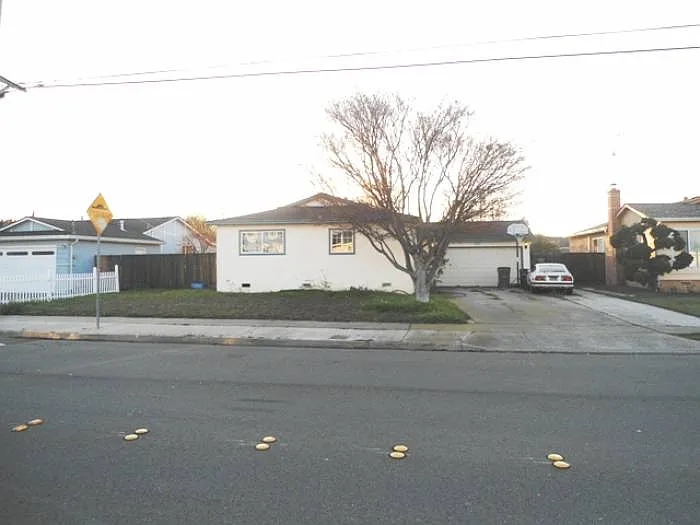 35987 Cherry St photo 1