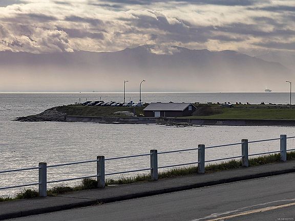 3rd image of 1480 Dallas Rd