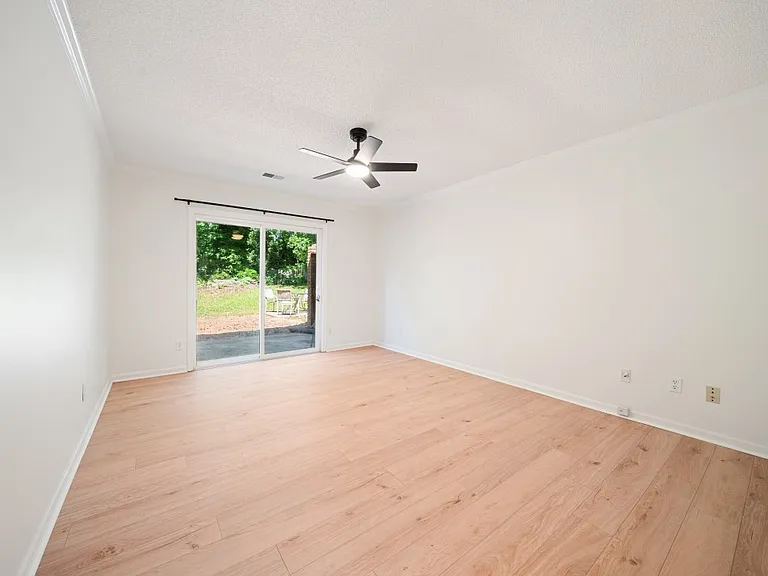 173 Willow Stream Ct — Photo 11