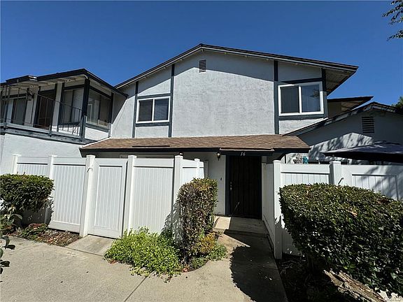 5th image of 1472 Forest Glen Dr