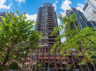 736 Bay St #506, Toronto, ON M5G 2M4