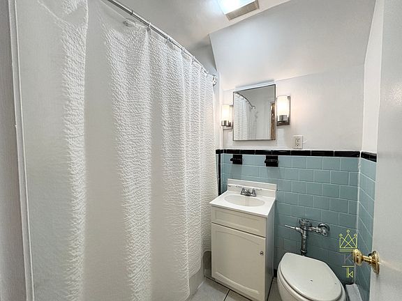 5th image of 183 Winthrop Rd #3