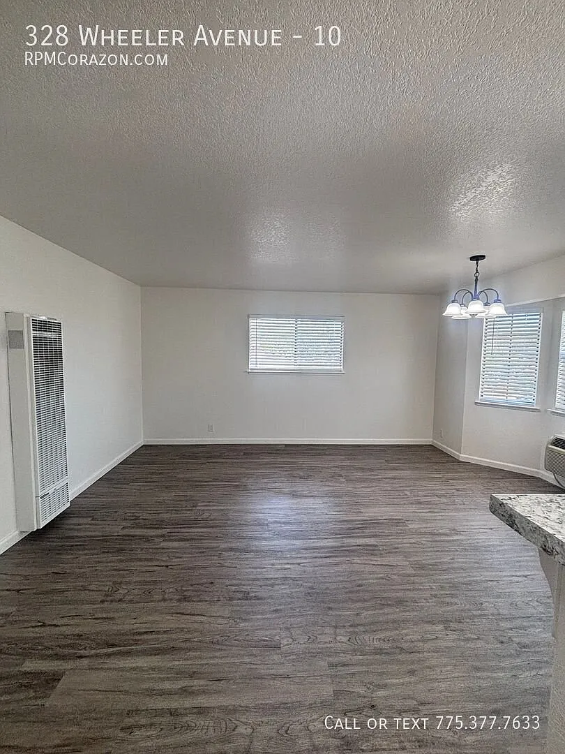 Upstairs 1 Bedroom, 1 Bathroom close to Midtown.... — Photo 4